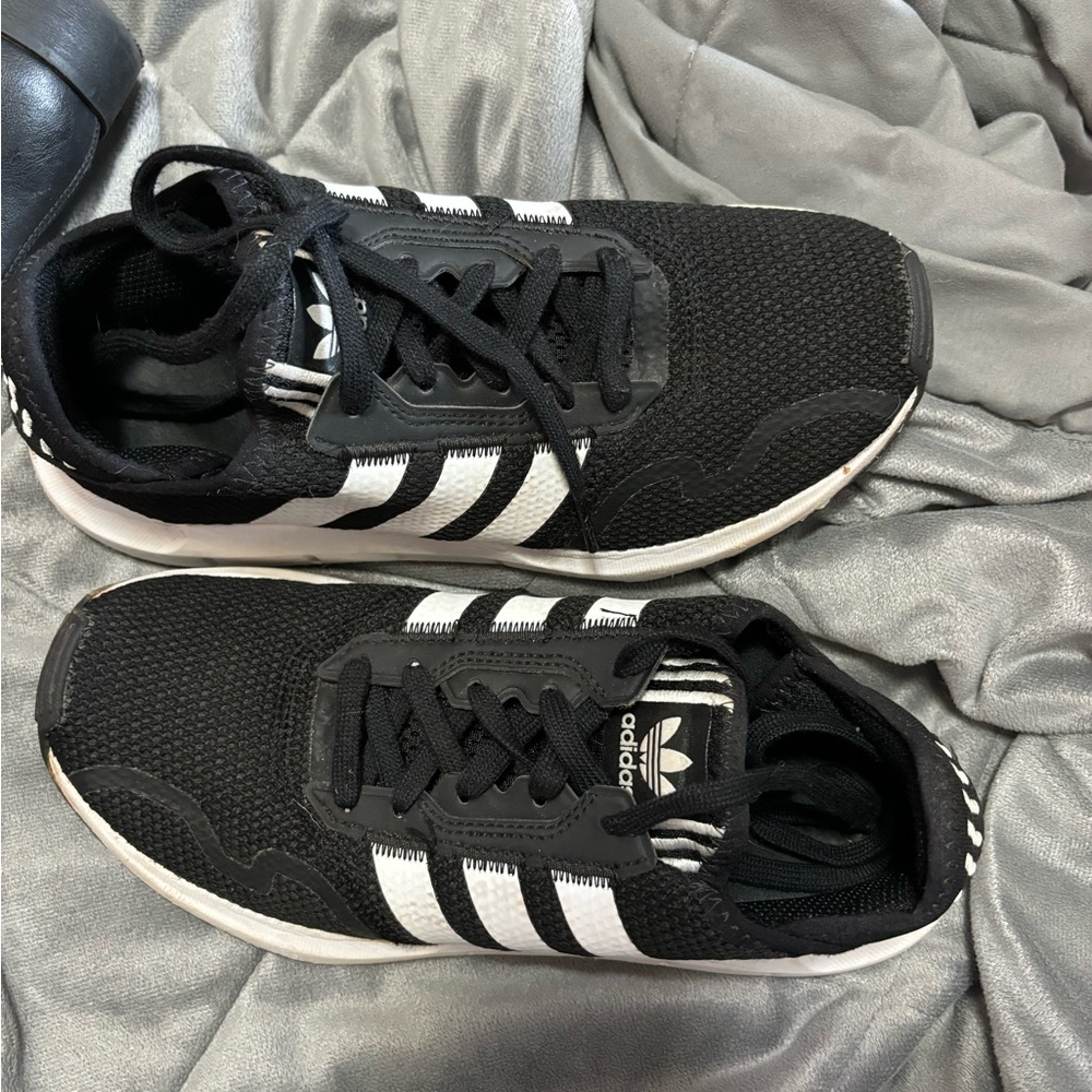 women’s tennis shoes 6.5